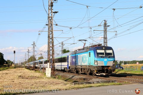 Eurocity 112 "Silesia" speeding through Suchdol nad Odrou linking Warsaw with Prague