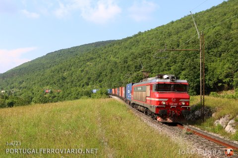 Containers train descending to Koper with the last locomotive of the SZ 363 series pulling