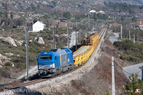 Training run for Comsa 335.001 - train 32612 from Vilar Formoso to Santa Apolónia seen near Vila Boa do Mondego