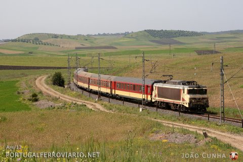 Near Arbaoua, Al Atlas train 354 from Casablanca to Tanger headed by an E1300 locomotive