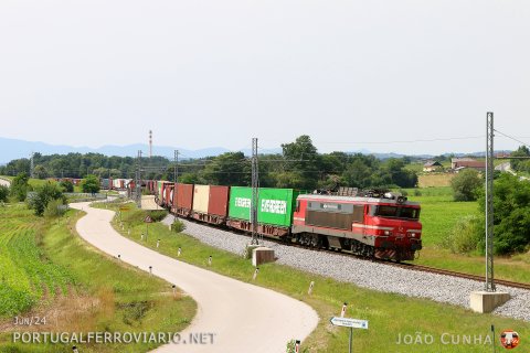 Container train from Koper to Hungary, in Pavlovci