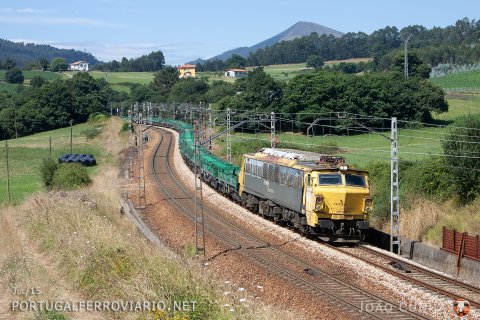 Empty train 58424 Sagunto - Trasona arriving to the Arcelor factory