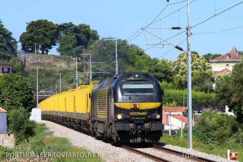 Empty wood train from Gaia to A Susana, leaving behind the Seixas tunnel