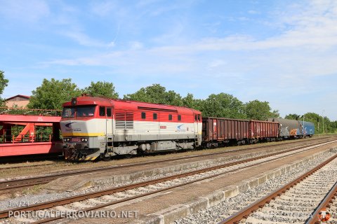 Waiting departure time at Luzianky. 751.192 with light freight train 88701
