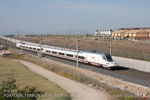 AVE 2471 Sevilha Santa Justa to Madrid Atocha passing by Parla