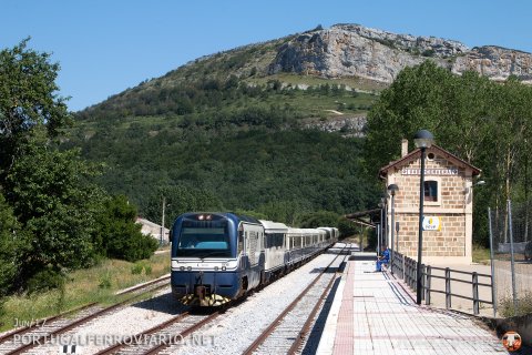 Through the calm station of Vado Cervera, Transcantabrico 72824 Mataporquera - Cistierna