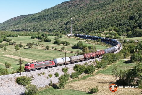 Brizita 363.007 just passed Presnica junction, entering another 25/1000 gradient towards Koper with this empty train from the capital city of Ljubljana