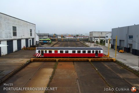 The last Nohab leaving by its own means the Entroncamento workshops