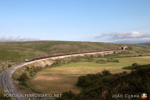 Empty train 87684 from Muriedas (Santander port) to Valladolid Campo Grande hauled by 269.029 belonging to Comsa, near Mataporquera