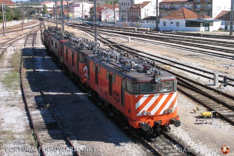 CP 2514 freshly out of the workshop leading other 3 sisters at Entroncamento