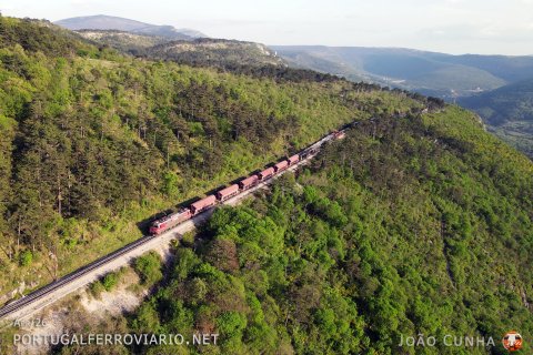 Climbring to Kozina, 363.020 with 363.005 in the rear pulls a mixed freight to Ljubljana, near Podpec