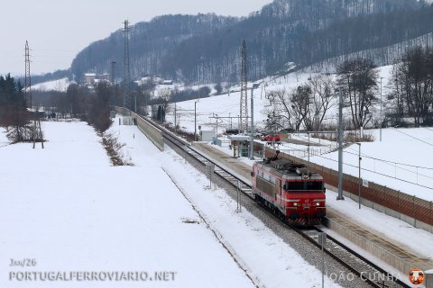 363.035 climbs to Spielfeld through the snow