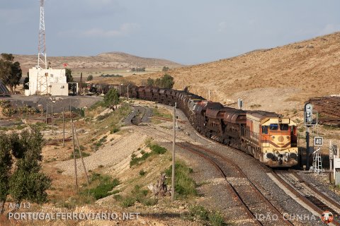 ONCF DH 364 is visible pushing train 2255 at its rear, connecting Beni Nsar with Hassi Blal Jrada. Another DH 350 is heading the train at Oued Metlili