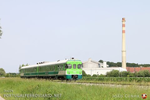 Arriving to Ormoz, the old 711.016 operates LPV 7803 from Sredisce, in the croatian border