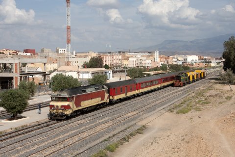 Shunting almost done for train 504 Taourirt - Beni Nsar Port