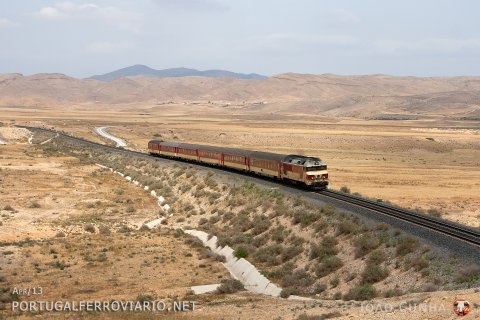 DF 104 in the desert - near the Mohamed V dam, train 503 from Beni Nsar Port to Taourirt is 10 mins away from the final destination