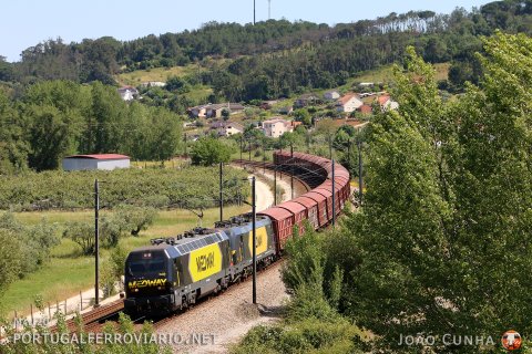 Before ending the spell at Medway in 2025, we can see 5628 pulling a train from Fontela to Entroncamento near Pombal