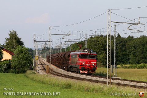 Grain train from Ormoz heading south in Slovenska Bistrica