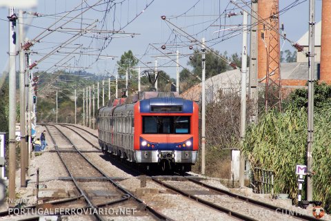 EMU 2250 + 2258 at Souselas with the R 5406/7 Guarda - Coimbra