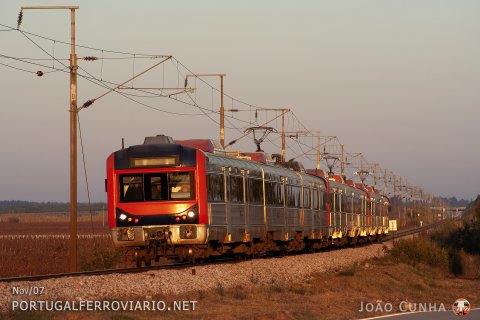 Certification run to approve utilization of the 2240 series with up to 3 units, between Bombel and Poceirão, with 2266, 2271 and 2277