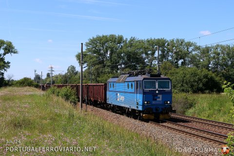 Mixed freight pulled by 363.014 at Rohatec