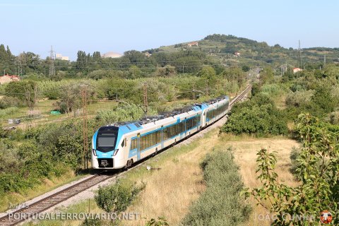 Two Stadler Flirt (041+011) running the 1605 train from Maribor to Koper, near its destination