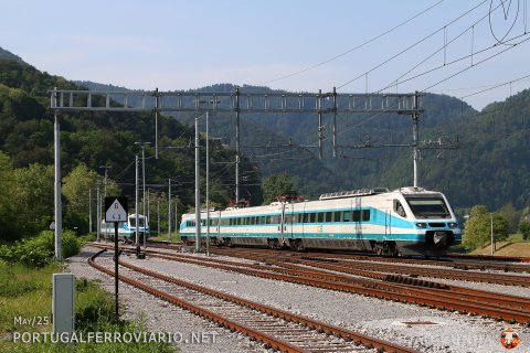 SZ 310.001 with ICS 14 to Maribor crosses SZ 310.003 with ICS 31 to Ljubljana at Celje. That's 2/3 of the fleet!