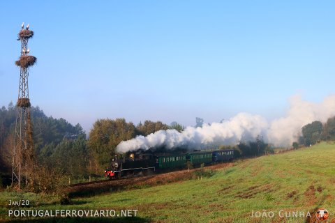Steam train Aveiro - Macinhata, after Eirol, at Travassô