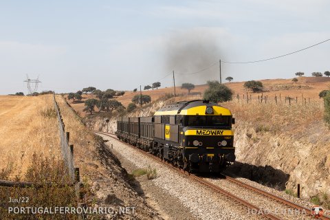 1907 climbs the steep gradient out of the Neves Corvo mines with just 4 wagons to Picotas, where full train will be assembled later on