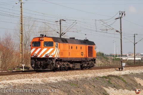 Light engine run from Pampilhosa to Louriçal approaching Alfarelos