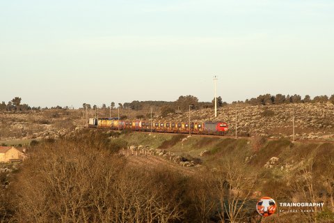 CP 5630 arrives at Vilar Formoso with a long train of chemicals heading to central Europe