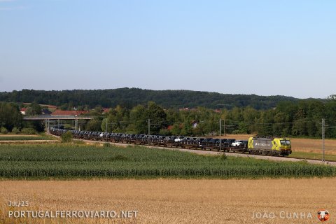 PKP 193.590 with a Range Rover train from Slovakia to Koper, leaving Koper