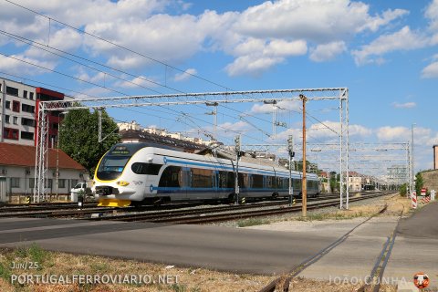 Koncar-built HZPP 6112 EMU. The nr 117 arrives Zagreb from Harmica