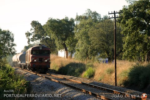 Mixed freight 75982/3 Beja - Praias Sado near Cabrela with CP 1907