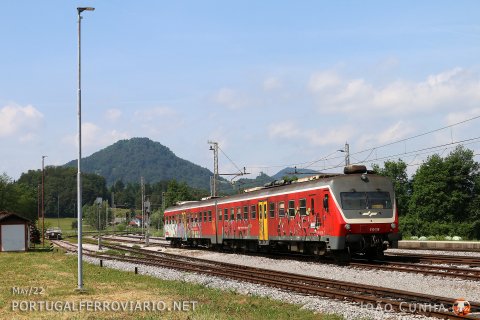 SZ 814.128/813.128 is seen leaving Grobelno with LP 3608 Imeno - Celje