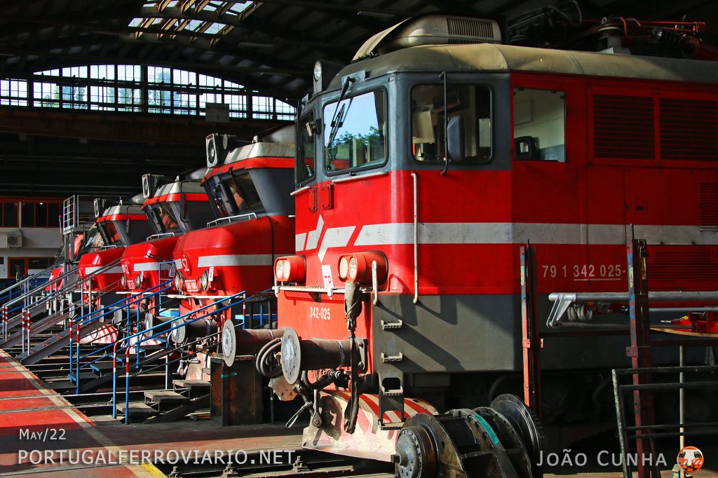 A wonderful collection of slovenian locomotives in the Ljubljana depot