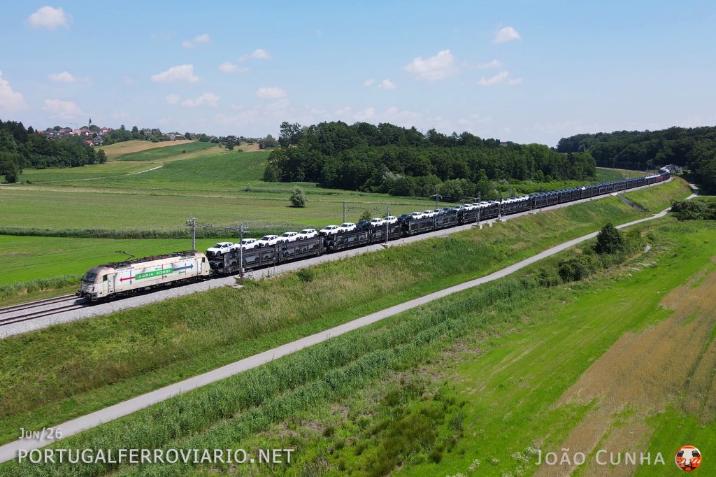 541.104 "Adria Kombi" hauls a magnificent auto train from Austria to the port of Koper, by Slovenske Bistrica