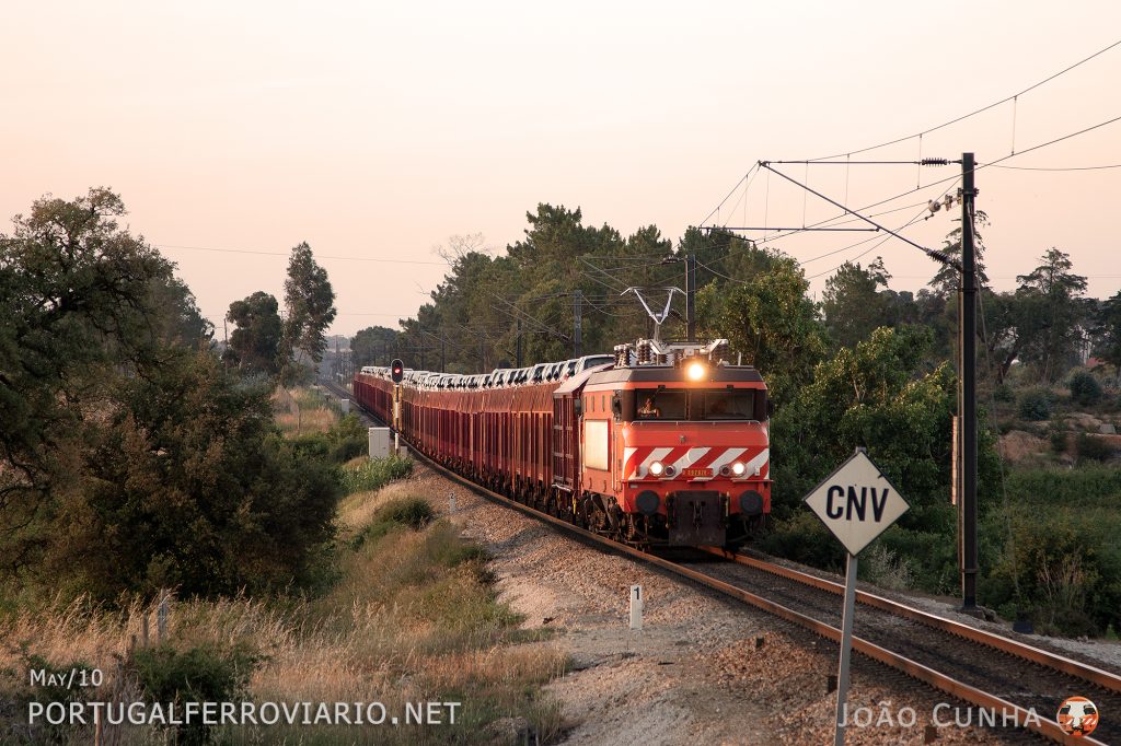 End of day lighting for 95354 Vilar Formoso - Praias Sado with cars from Valladolid