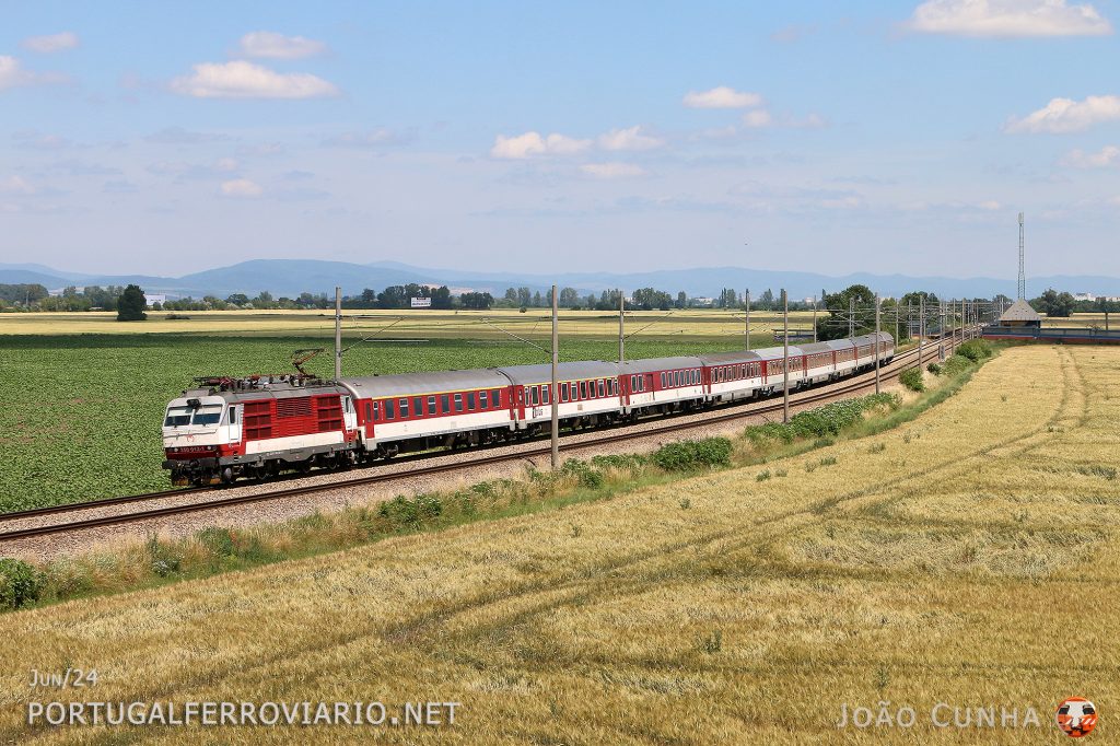 Intercity from Kosice to Bratislava passing by Drahovce with 350.012