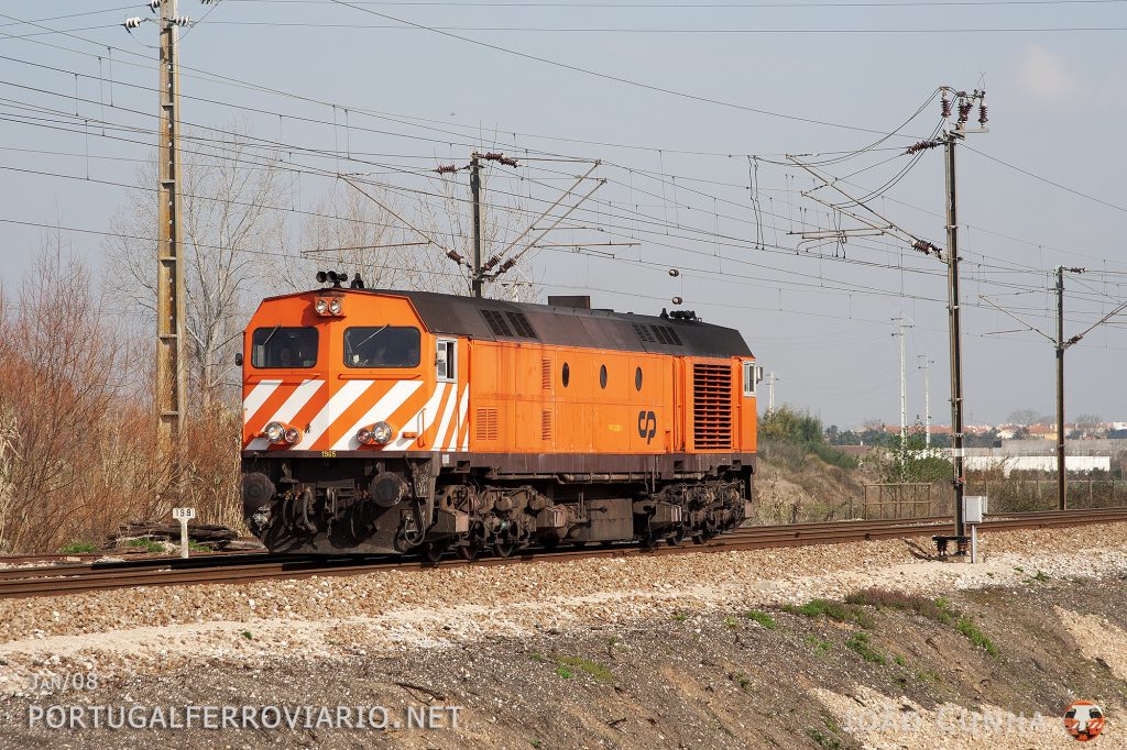 Light engine run from Pampilhosa to Louriçal approaching Alfarelos